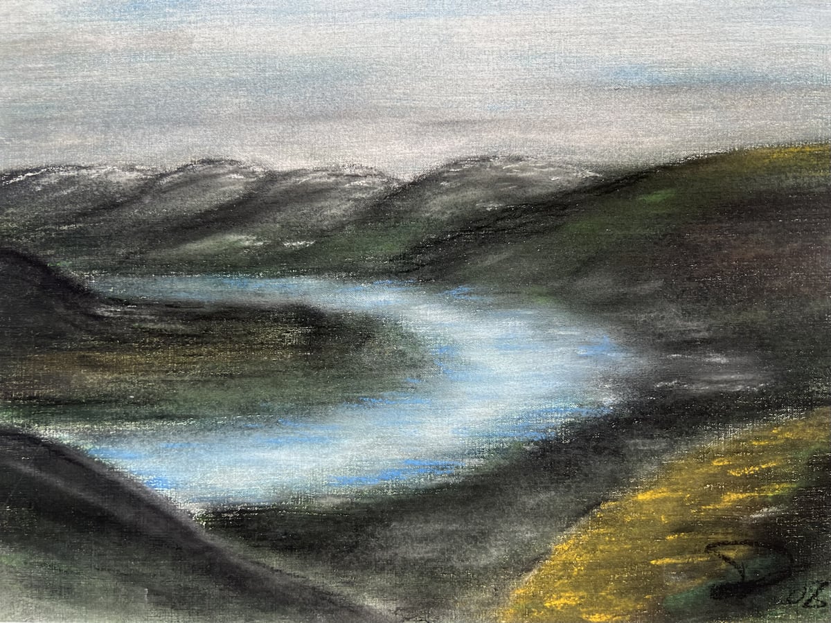 Pastellzeichnung einer dunklen Landschaft mit Wasserlauf