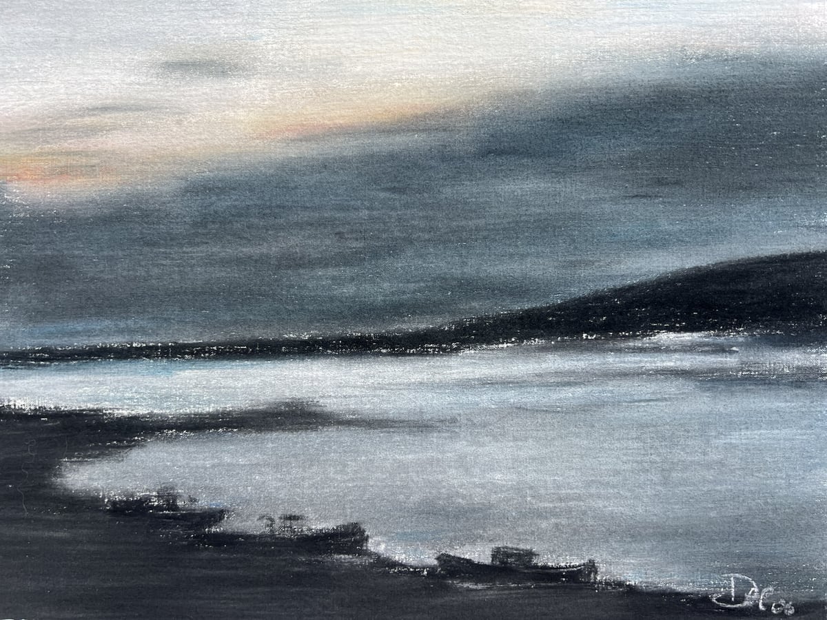 Pastellzeichnung einer Küstenlandschaft mit dunklem Himmel